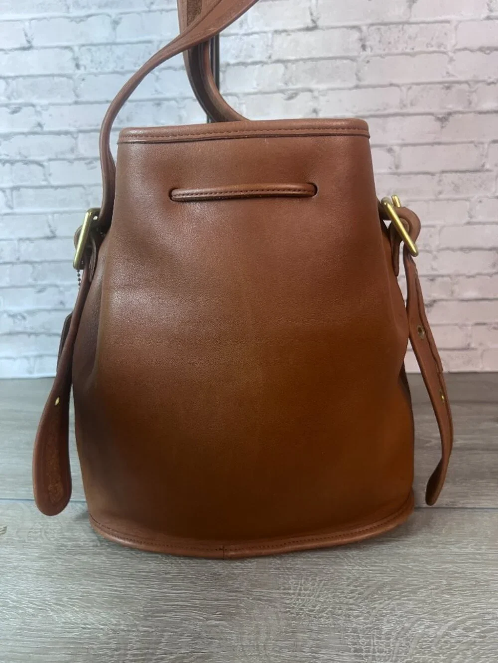 Vintage Coach 9952 Brown Leather Bucket Drawstring Shoulder Bag